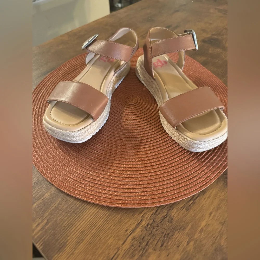 Girl’s Tan Leather Buckle Strap Wedge Sandals, Size 2 Little Girl